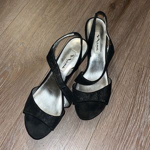 Nina New York low heel high heels black